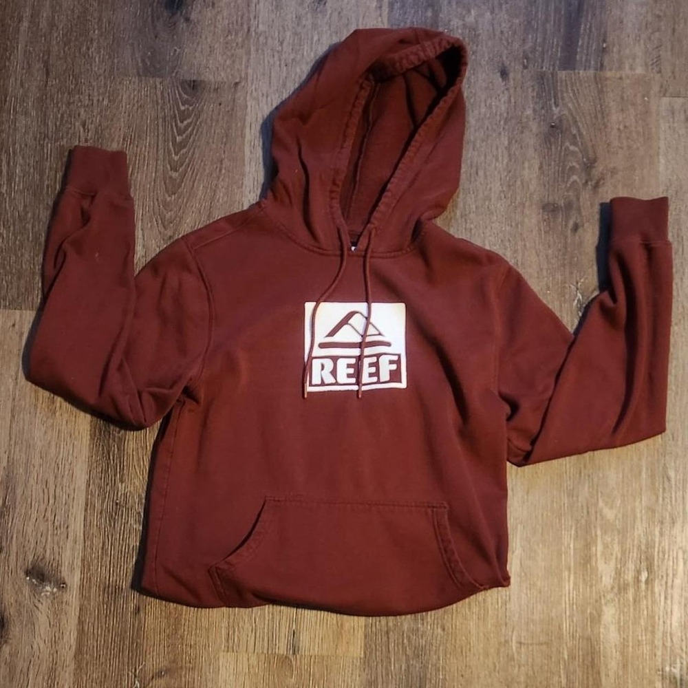Reef maroon hoodie with white logo, size S